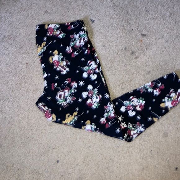 torrid Pants - 🎄Black Mickey Christmas Leggings